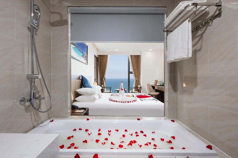 Bathroom, Spa and wellness centre/facilities