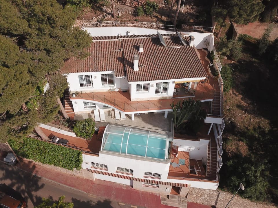 Bird's eye view, Pool view