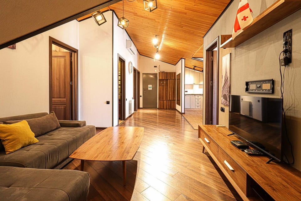 3BR apt w huge terrace & magnificent views Apartment in Tbilisi, Georgia