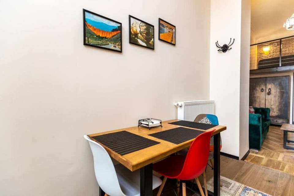 Modern 3BR House For 6 People Apartment in Tbilisi, Georgia