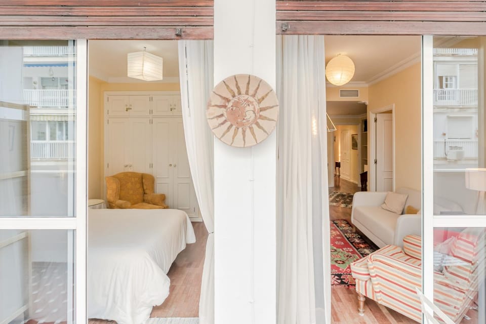 Living room, Photo of the whole room, Decorative detail, Seating area
