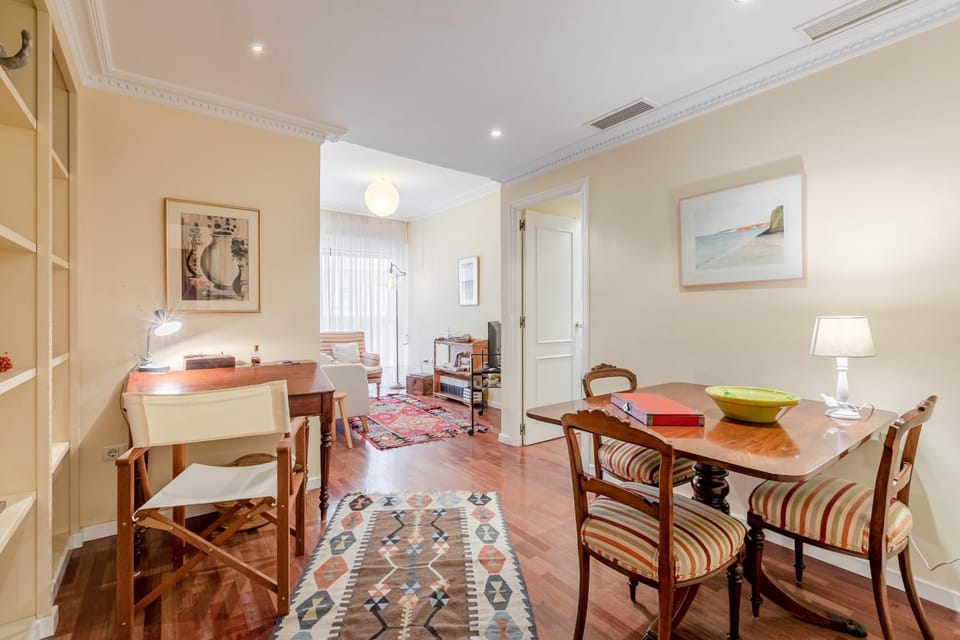 Living room, Decorative detail, Seating area, Dining area