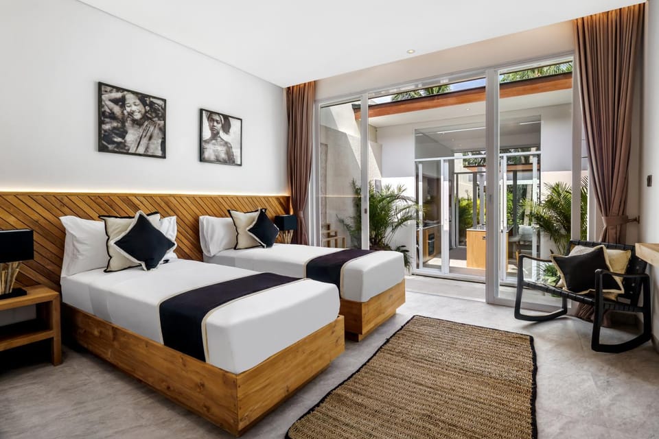 Bed, TV and multimedia, View (from property/room), Bedroom, air conditioner
