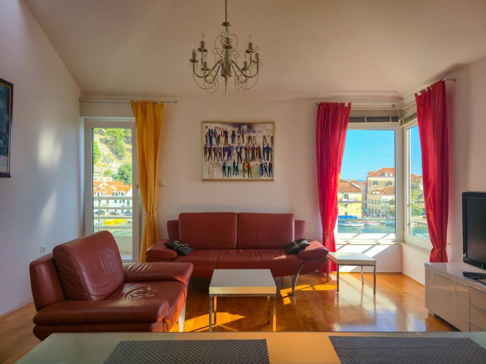 TV and multimedia, Living room