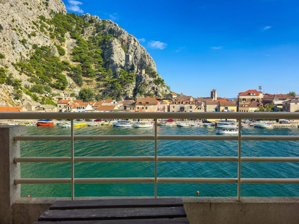 Mountain view, River view, Sea view