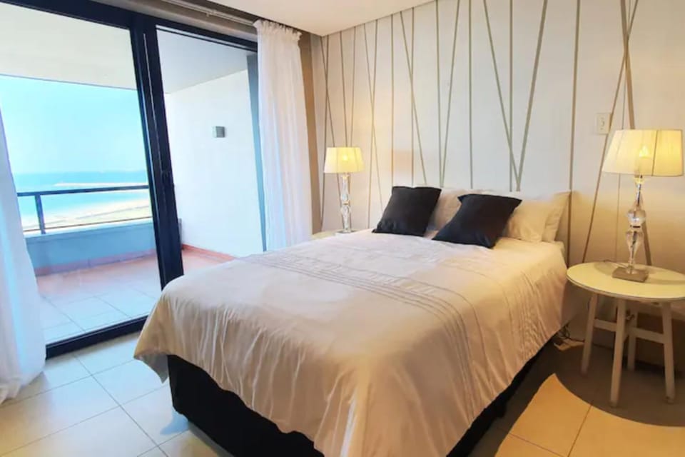 Bed, Balcony/Terrace, Photo of the whole room, Bedroom, Sea view