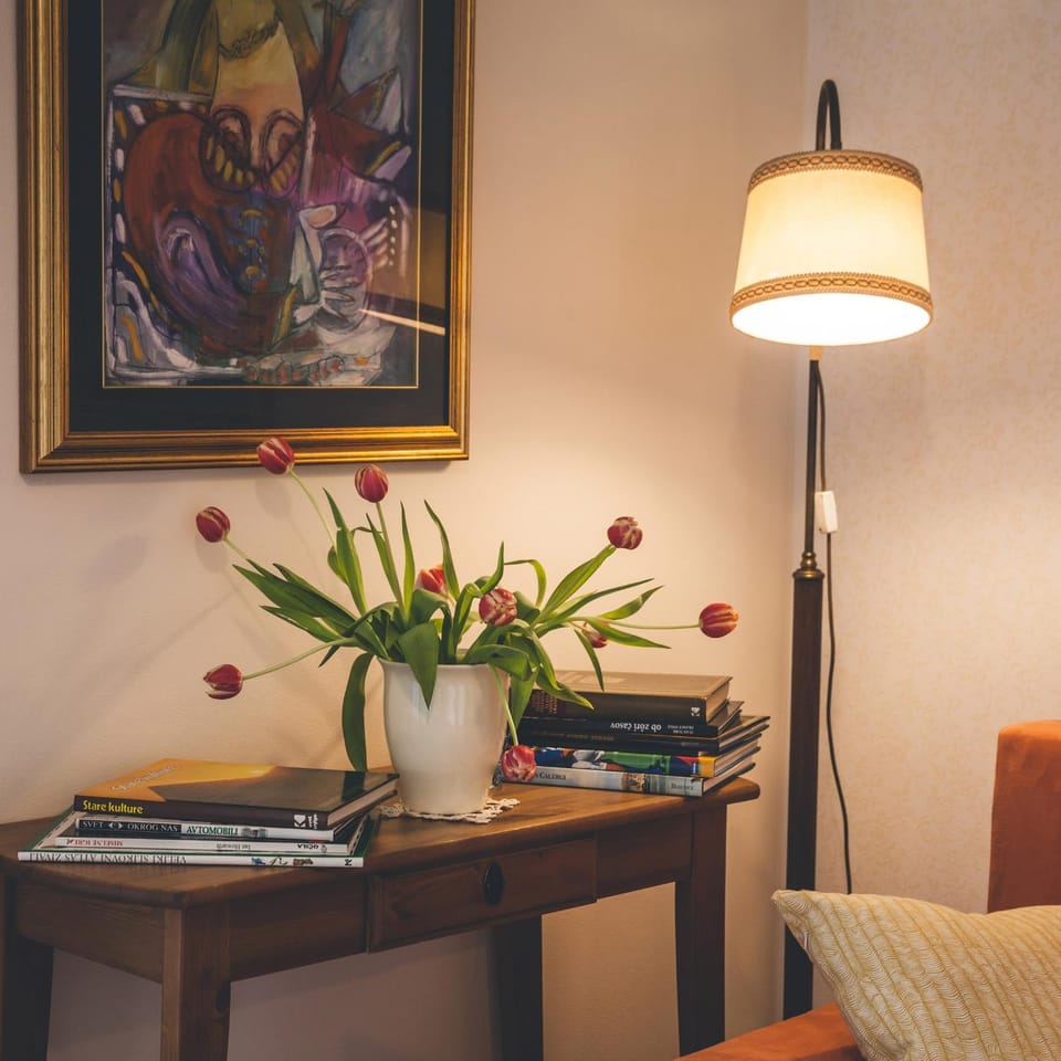 Library, Living room