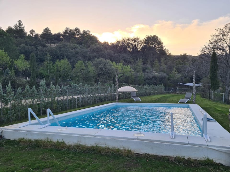 Off site, Garden, Swimming pool, sunbed