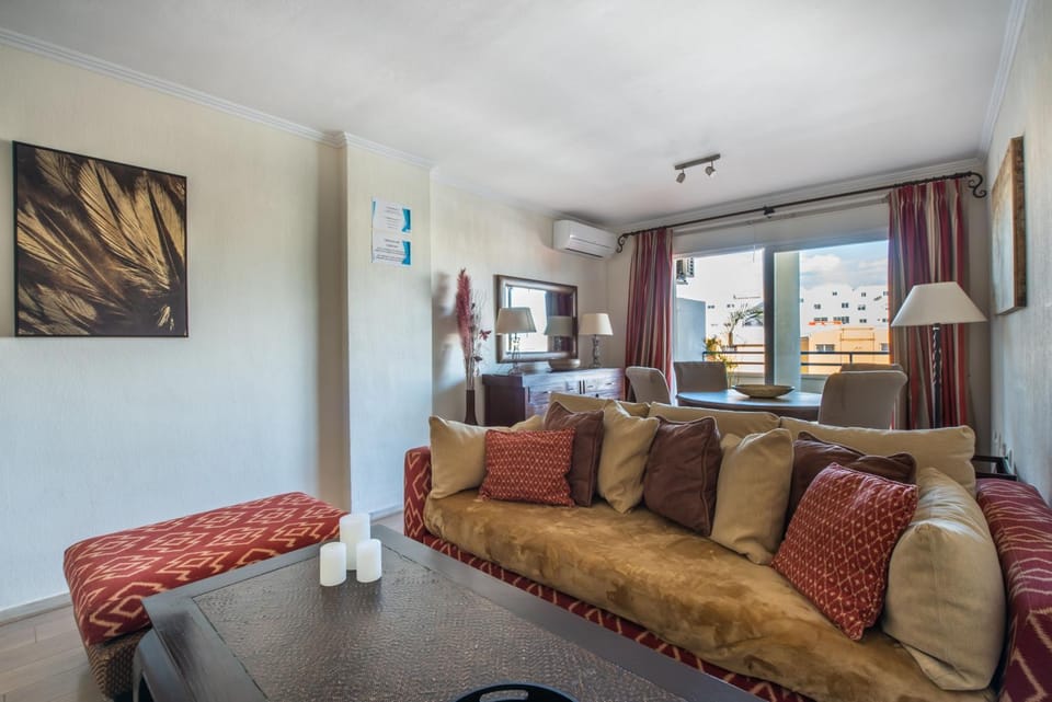 TV and multimedia, Living room, Dining area