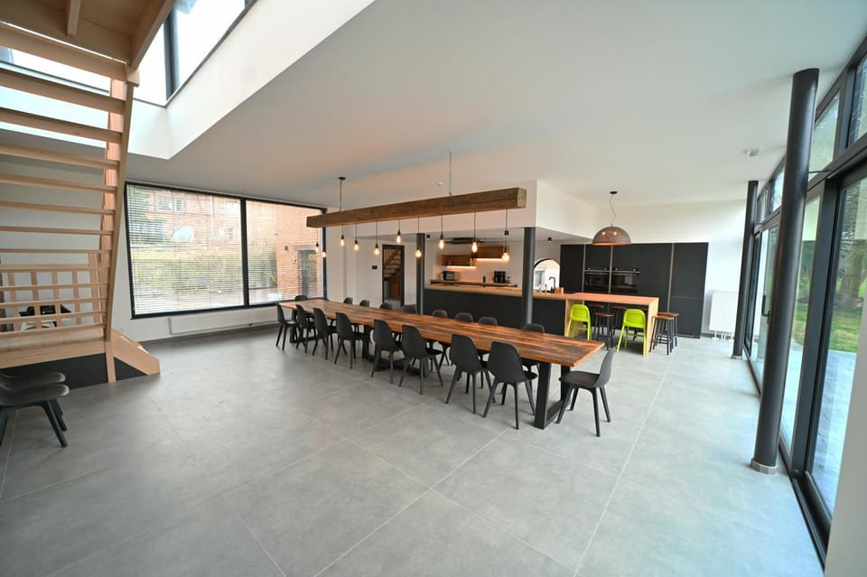 Dining area, kitchen