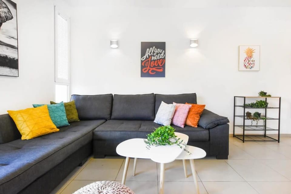 Intimate 1BR near Bograshov beach by HolyGuest Apartment in Tel Aviv-Yafo