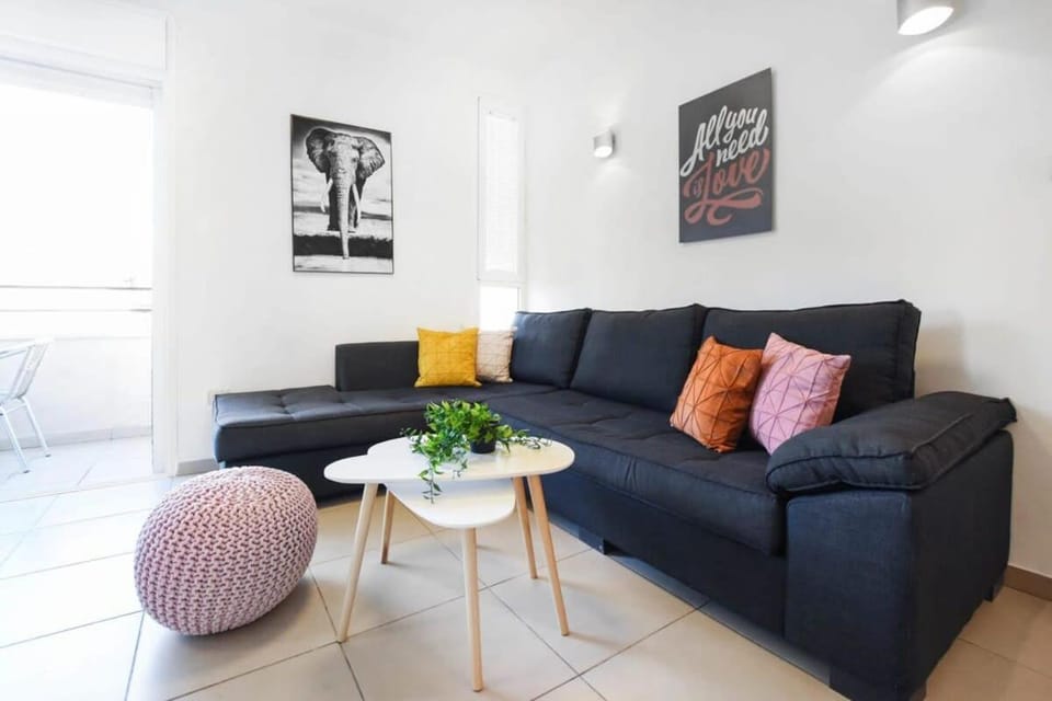 Intimate 1BR near Bograshov beach by HolyGuest Apartment in Tel Aviv-Yafo