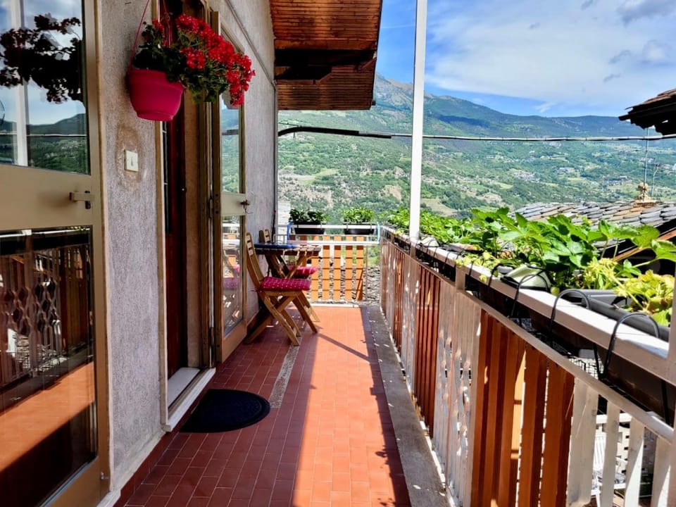 Property building, Patio, Summer, View (from property/room), Balcony/Terrace, Mountain view, Area and facilities