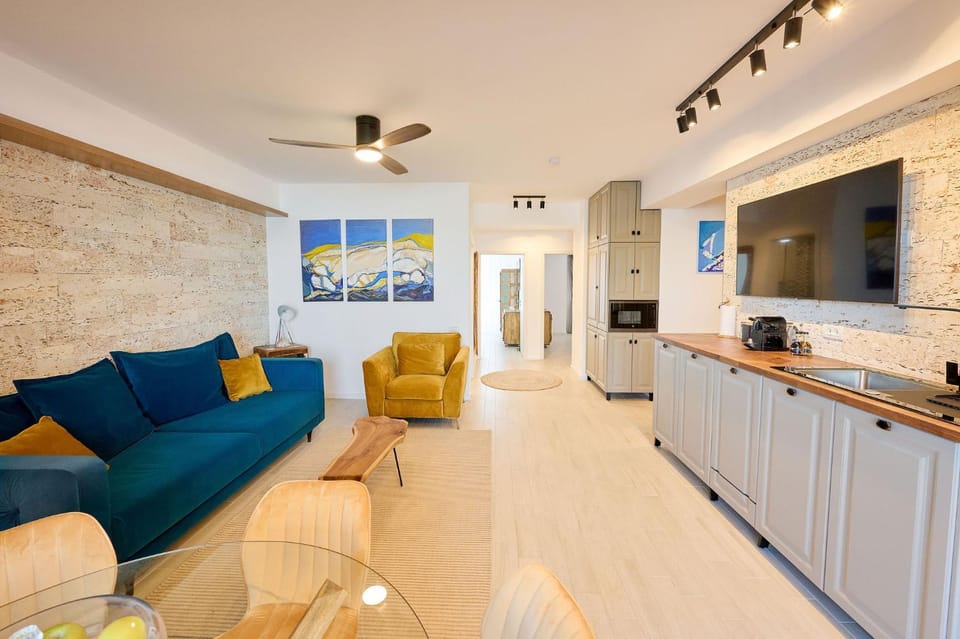 Aquarama Lake view 2BR Apart Mamaia free parking Apartment in Constanta
