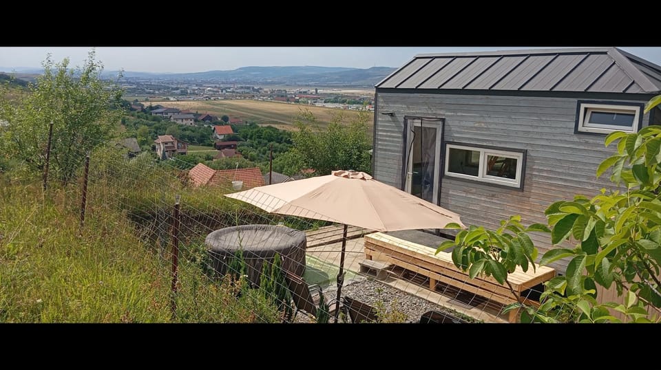 Tiny House Dezmir House in Cluj County
