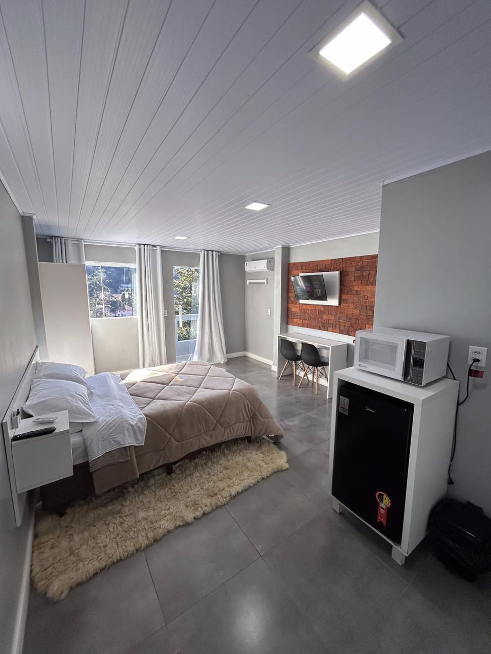 Bed, TV and multimedia, Kitchen or kitchenette, Photo of the whole room, Bedroom
