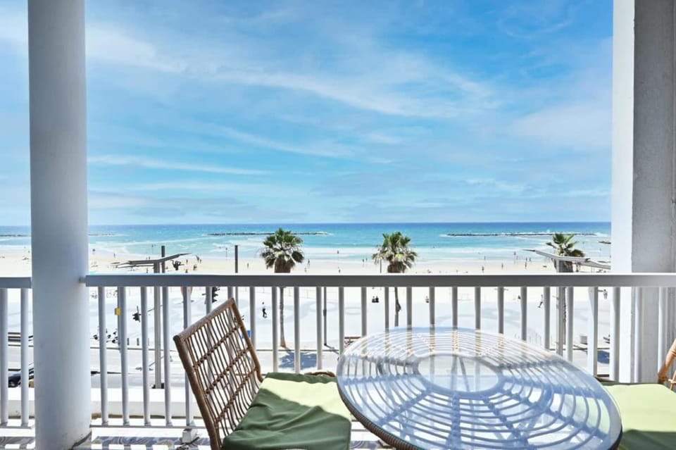 One step to the Sea by HolyGuest Apartment in Tel Aviv-Yafo