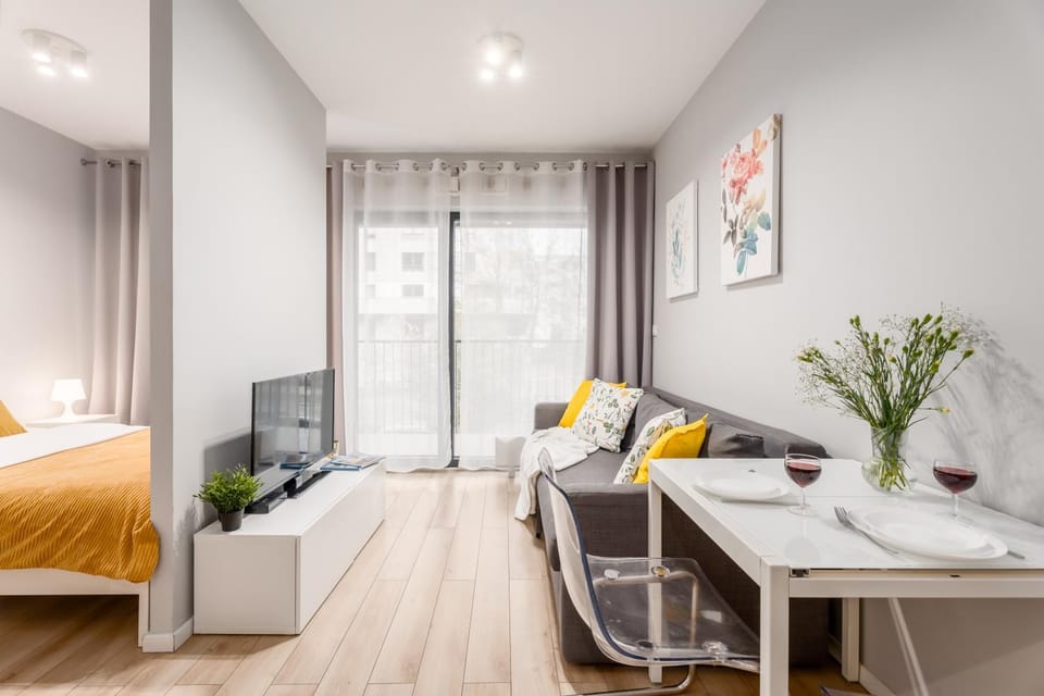 Bed, Seating area, Bedroom