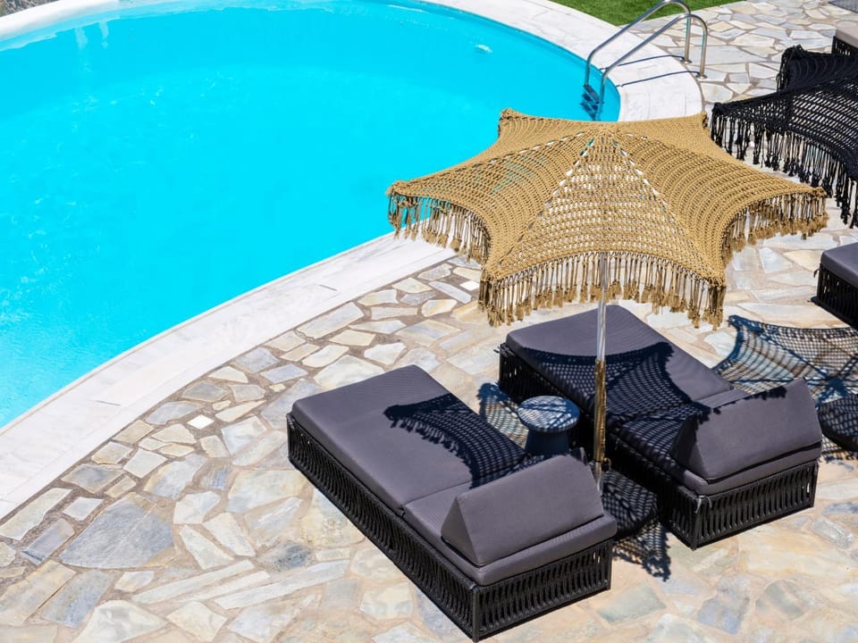 Pool view, Swimming pool, sunbed