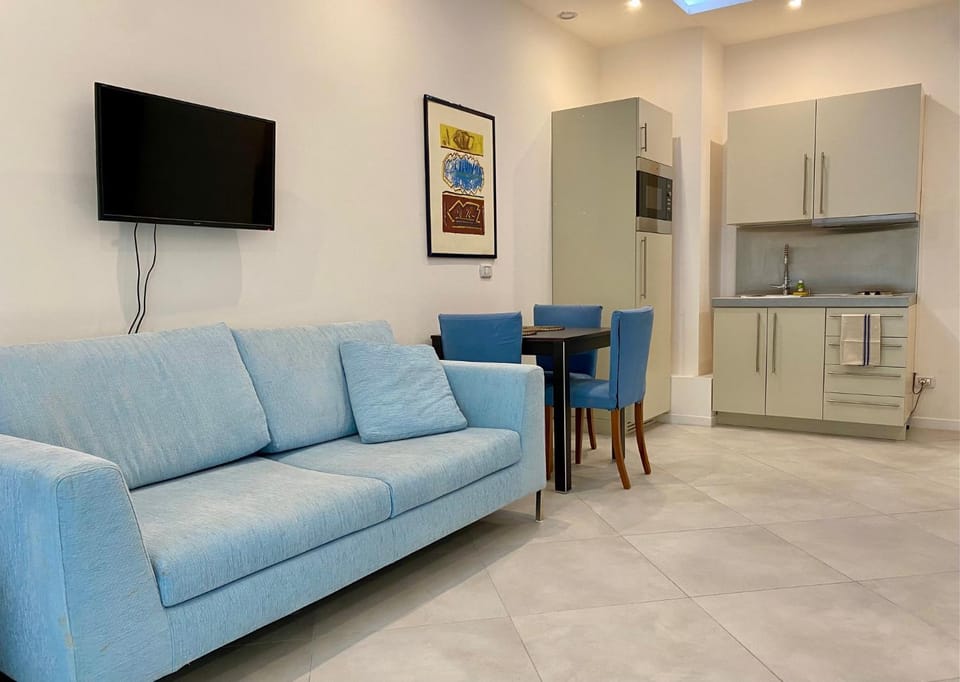 TV and multimedia, Living room, Dining area