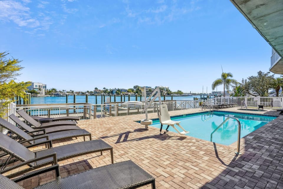 Oceana 204 East House in Treasure Island