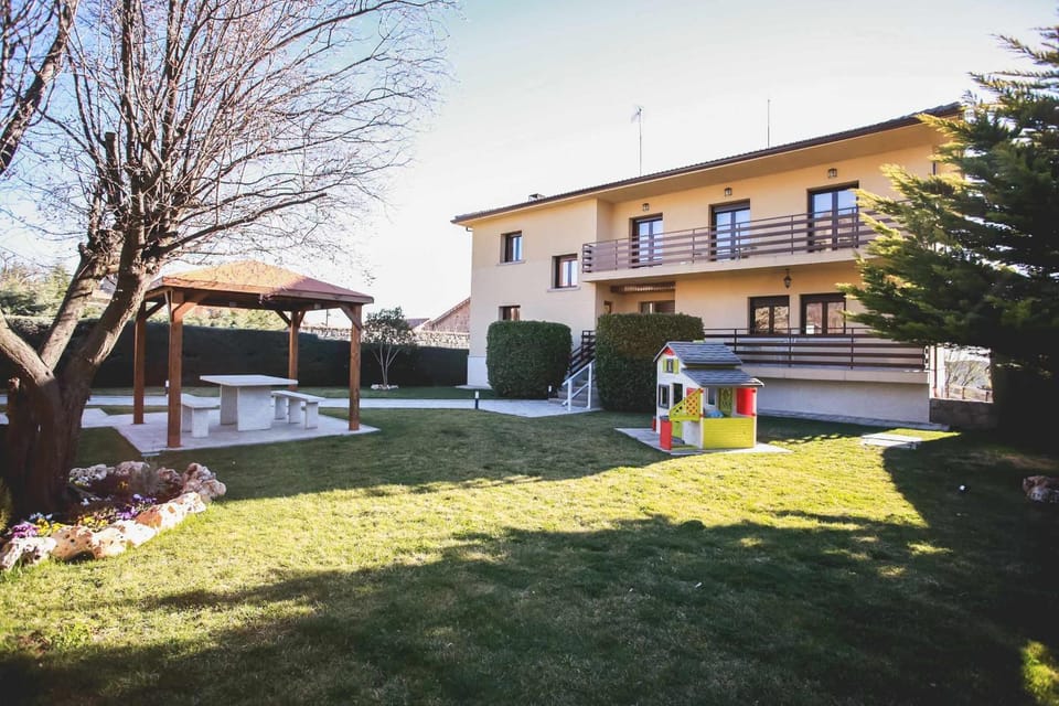 Property building, Garden, Garden view