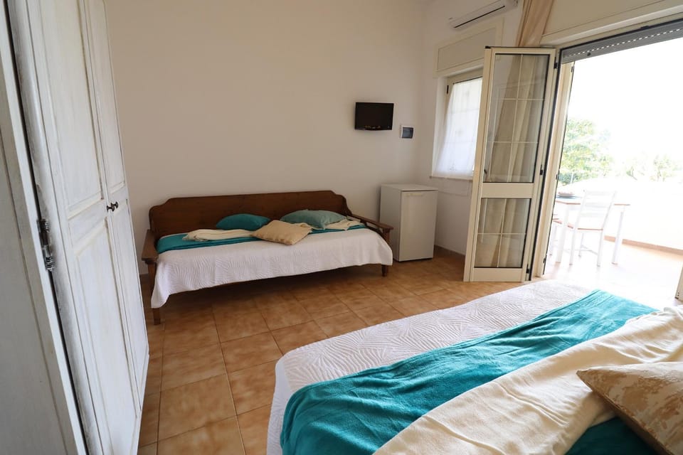 Living room, Bedroom