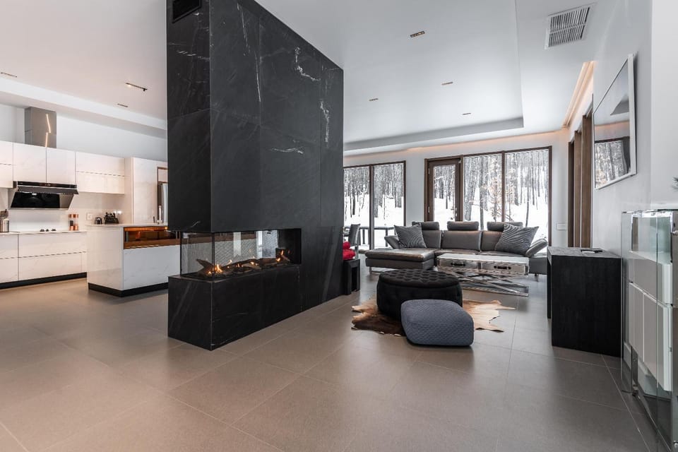 TV and multimedia, Living room, Seating area, Evening entertainment