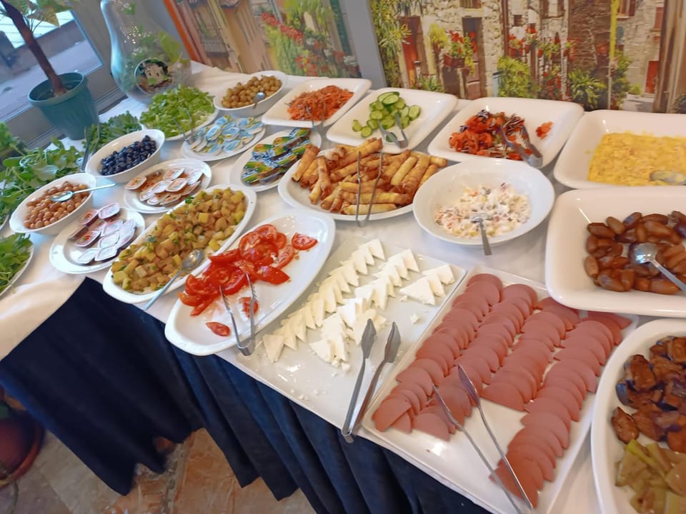 Restaurant/places to eat, Food and drinks, Food, Breakfast, Buffet breakfast