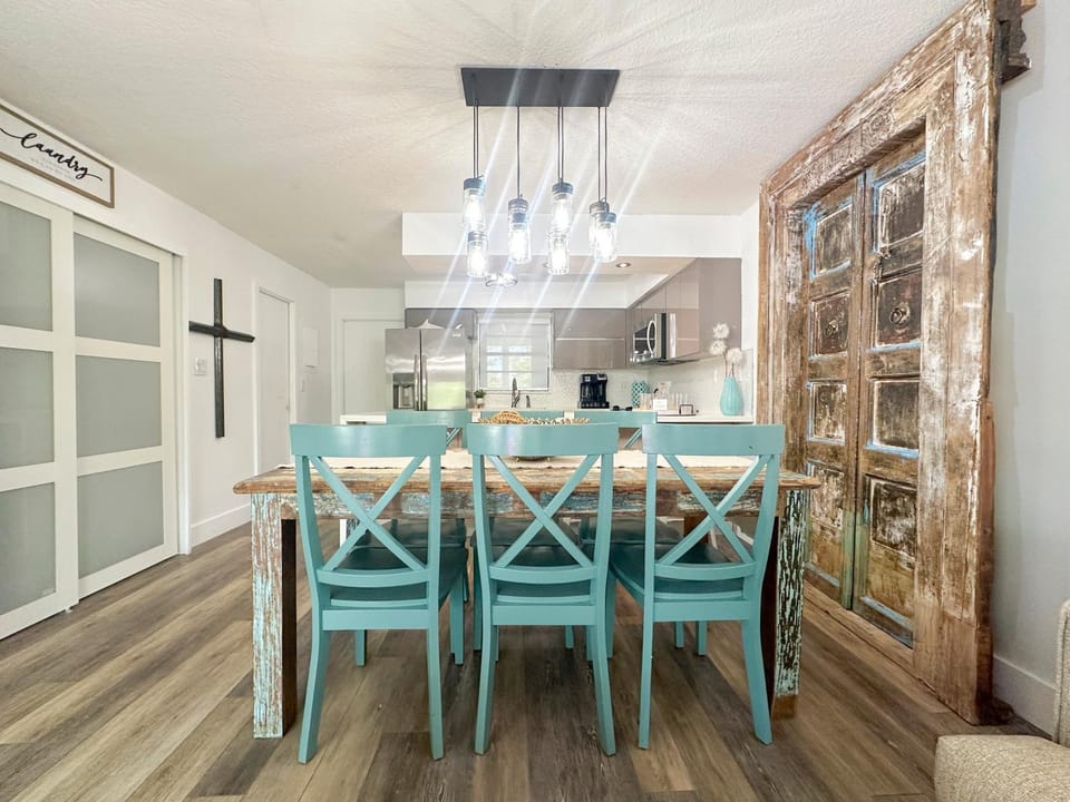 Villa Valbuena Azul Escape 2 Kings Key Largo Pickleball Tennis Pool Lagoon Apartment in Key Largo