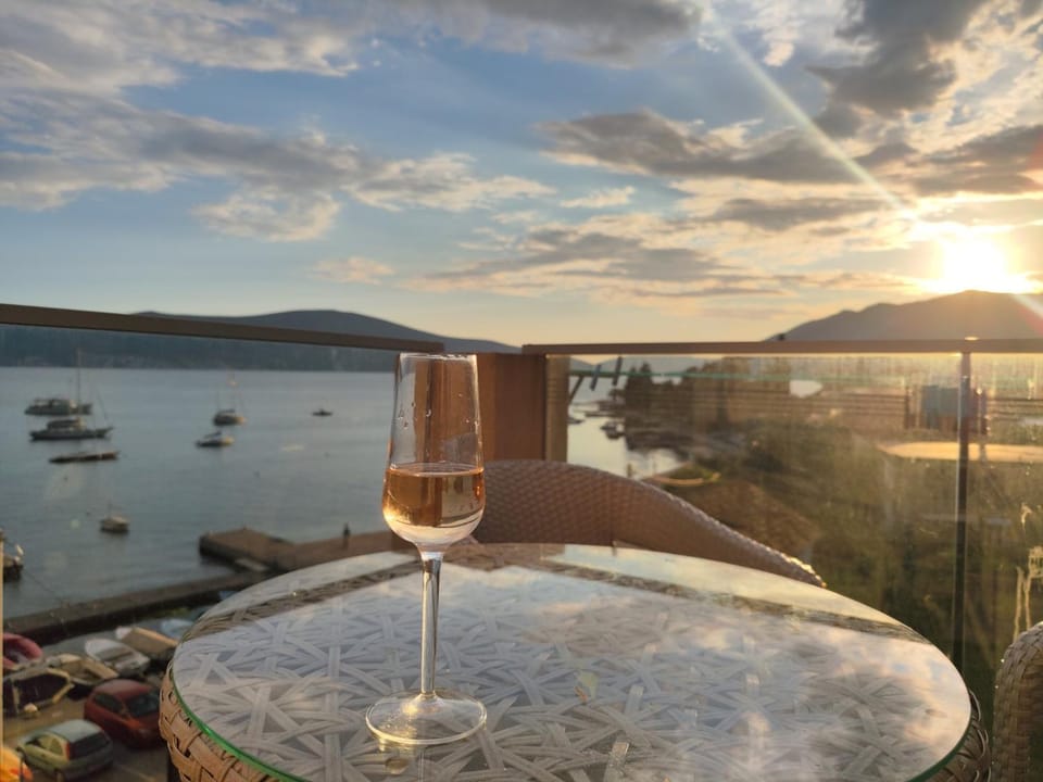 Natural landscape, Mountain view, Sea view, Alcoholic drinks, Sunset