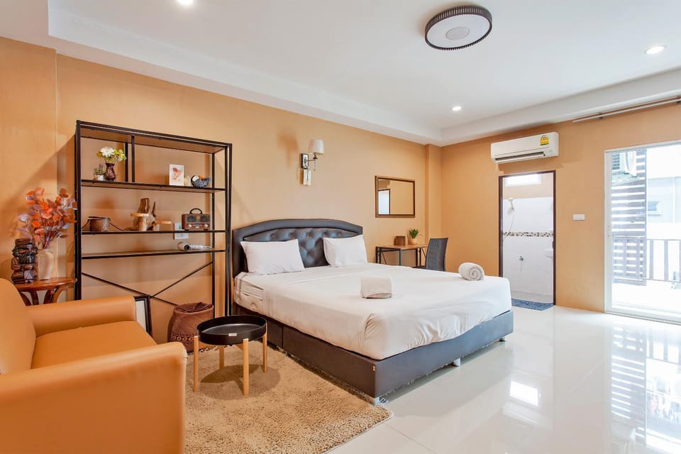 Bed, Photo of the whole room, Bedroom