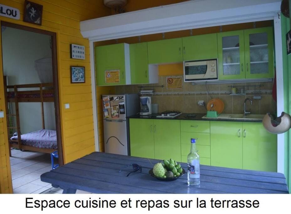 Dining area, kitchen