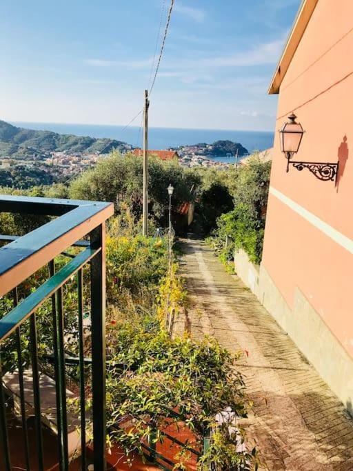 Neighbourhood, Sea view, Street view