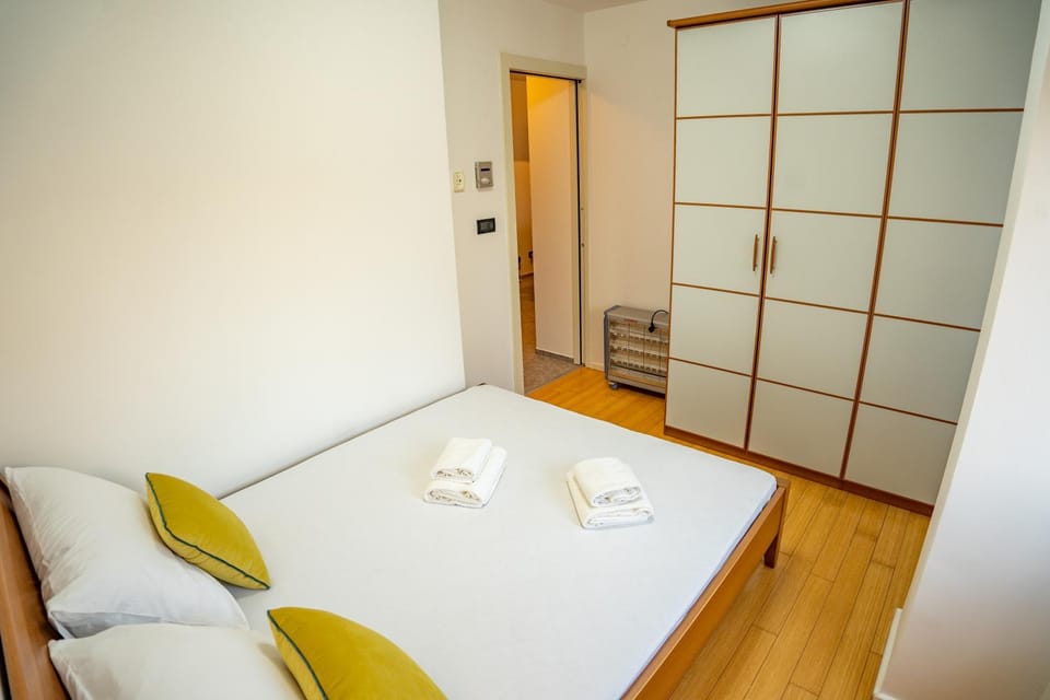 Bed, Bedroom, wardrobe