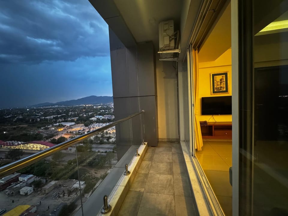 Night, View (from property/room), Balcony/Terrace