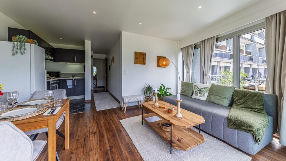 Superbe Appartement avec vue sur le Lac du Bourget Apartment in Tresserve