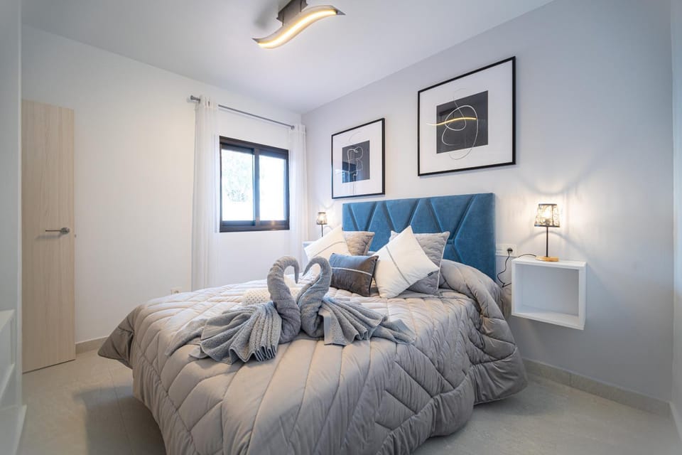 Bed, Bedroom