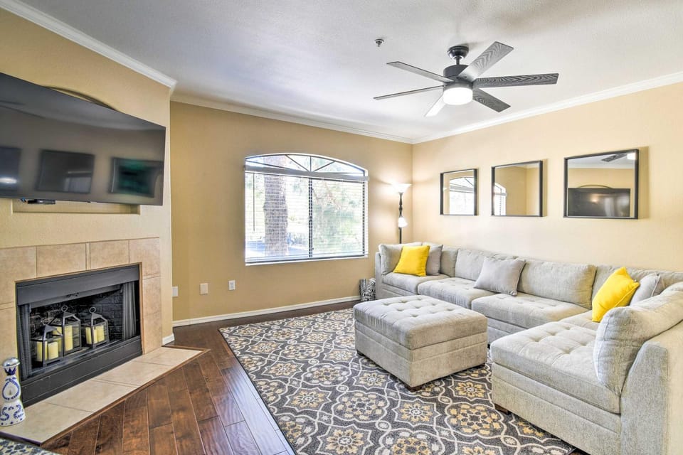 Mtn Views & Pool Access! Scottsdale Golf Retreat House in Scottsdale
