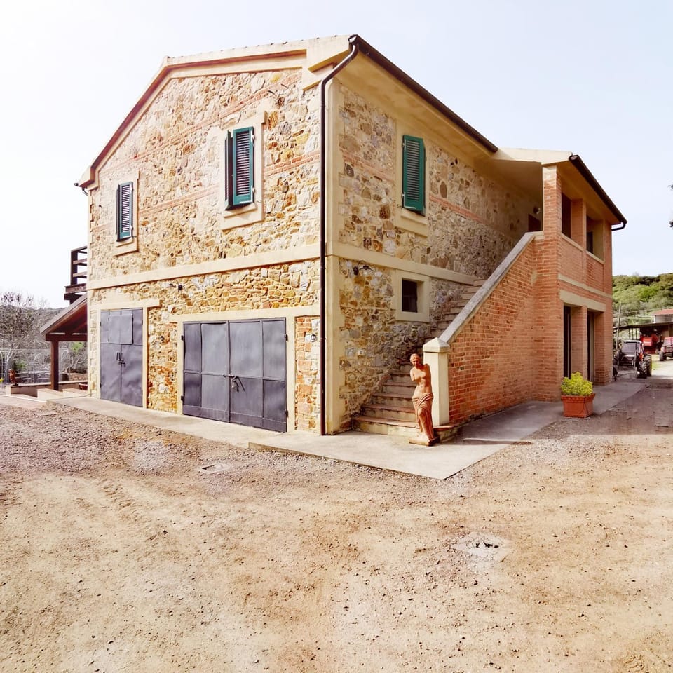 Inner courtyard view