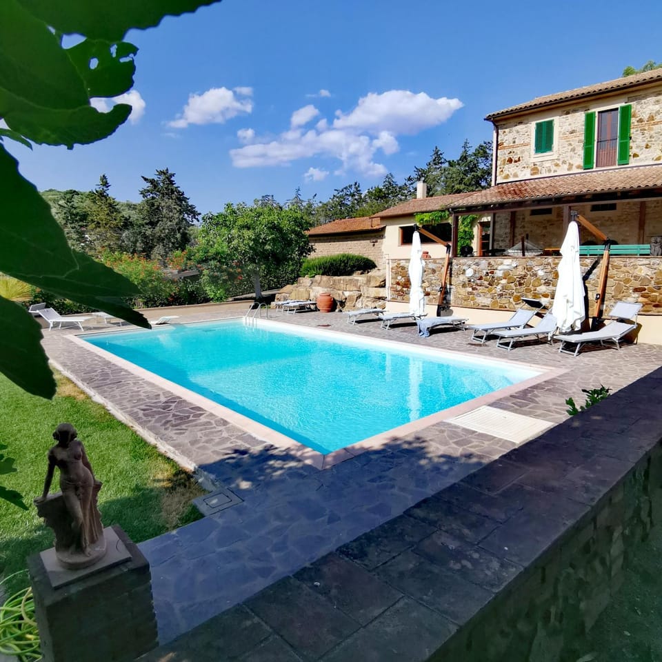 Property building, Natural landscape, Garden, Pool view, Swimming pool, sunbed