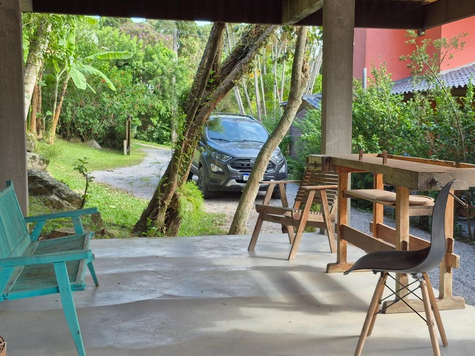Seating area, Parking