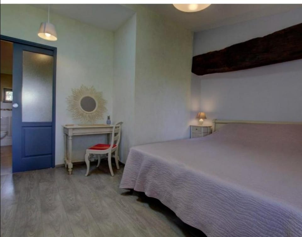 Chambres d'hôtes Les Vignes Bed and Breakfast in Auvergne-Rhône-Alpes