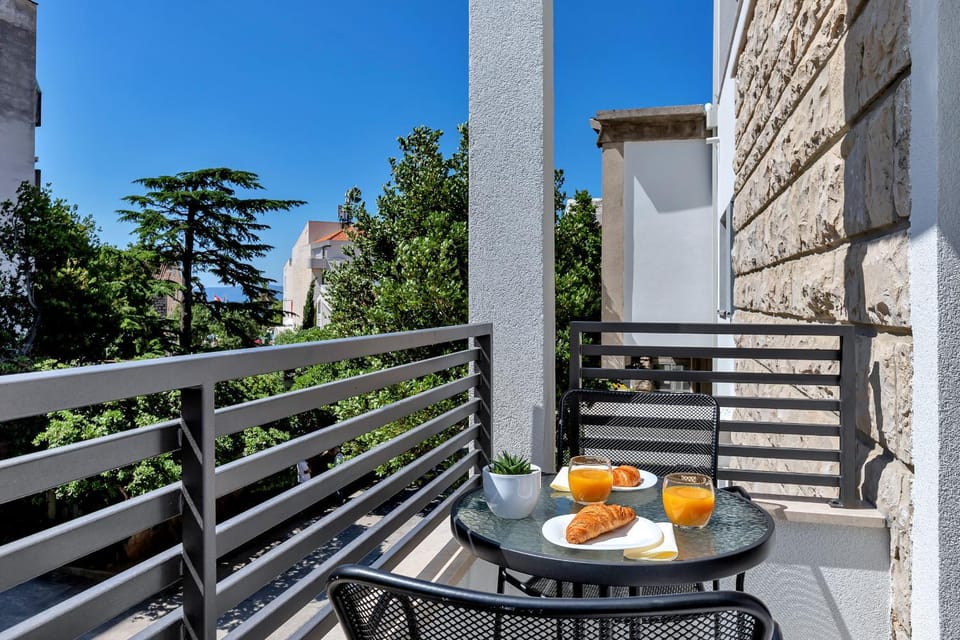 Laurus Makarska Accommodation Apartment in Makarska
