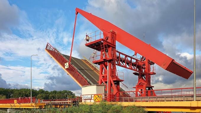 Nearby landmark, Day