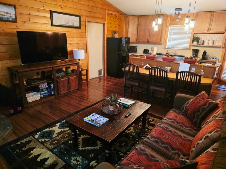 Bear Escapes II Affordable Luxury Cabin Cabin in Southern California