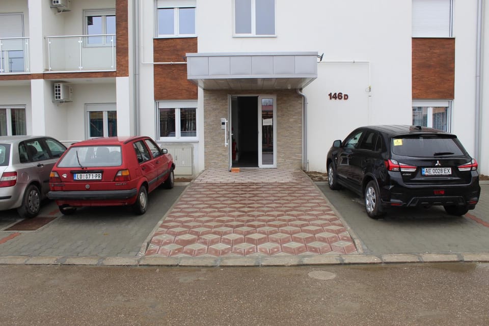 Facade/entrance