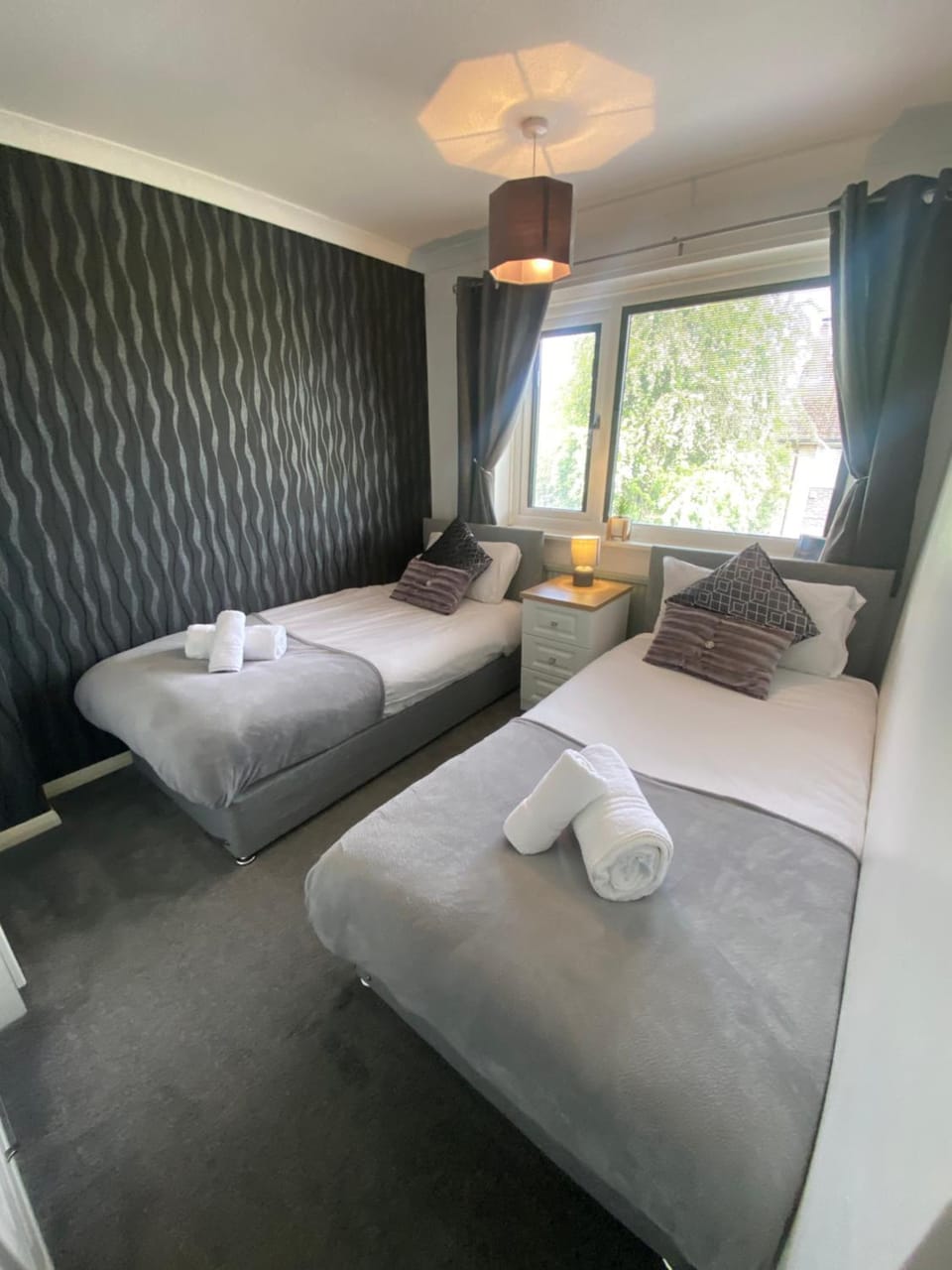 Bed, Photo of the whole room, Bedroom, towels