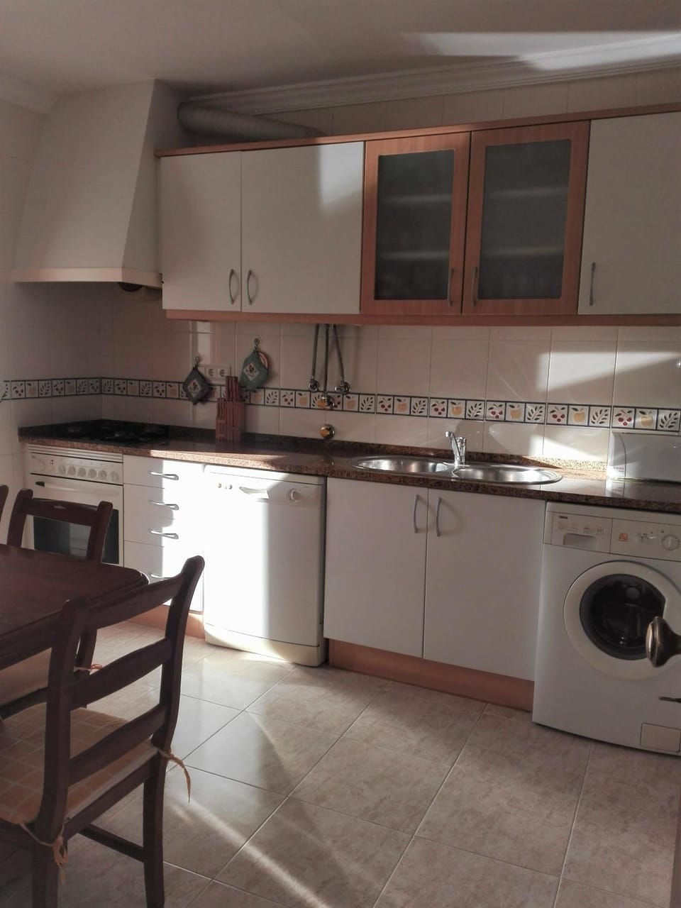 Kitchen or kitchenette, Dining area, dishwasher, minibar, pet friendly, stove