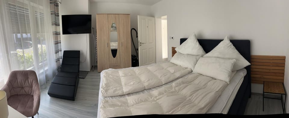 Massage, Bedroom